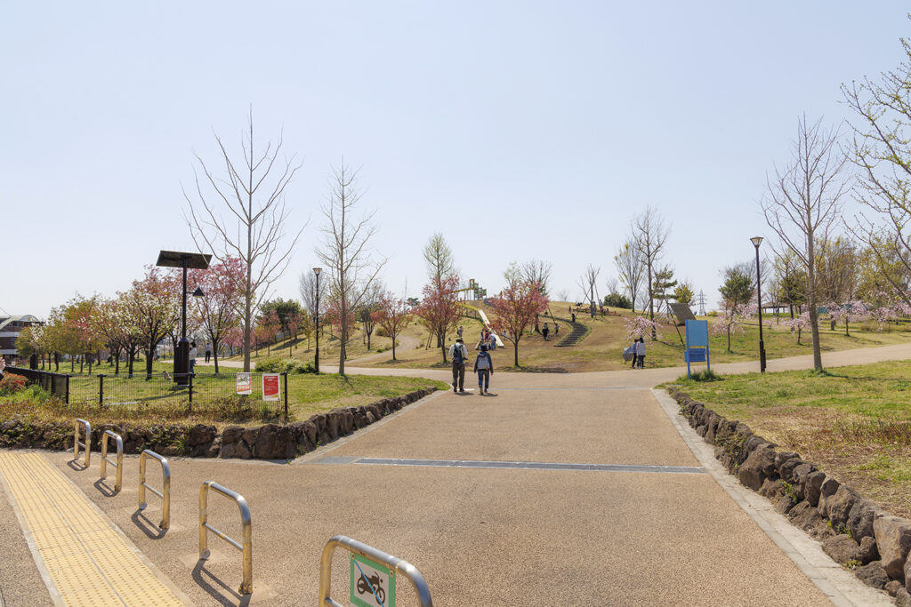 東伏見公園の長いすべり台