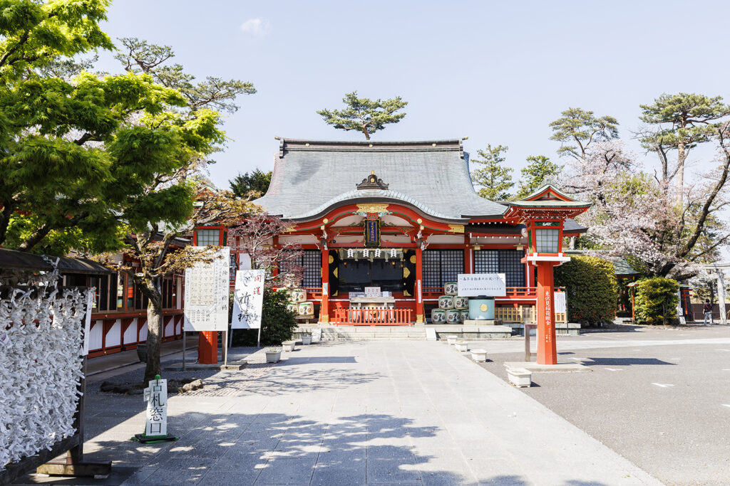 東伏見公園に隣接する東伏見稲荷神社